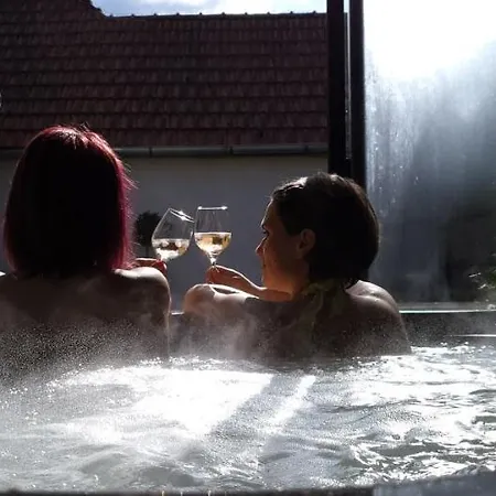 škorničkův Statek - Tátova S Wellness Za Příplatek