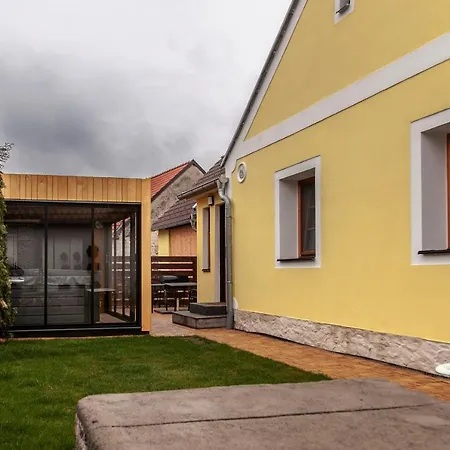 Skornickuv Statek - Tatova S Wellness Za Priplatek Hébergement de vacances Hamr